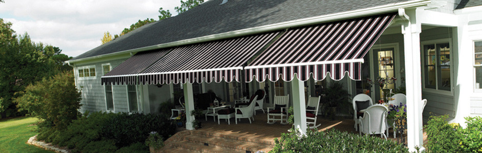 sldier-Sunbrella-Retractable-Awning